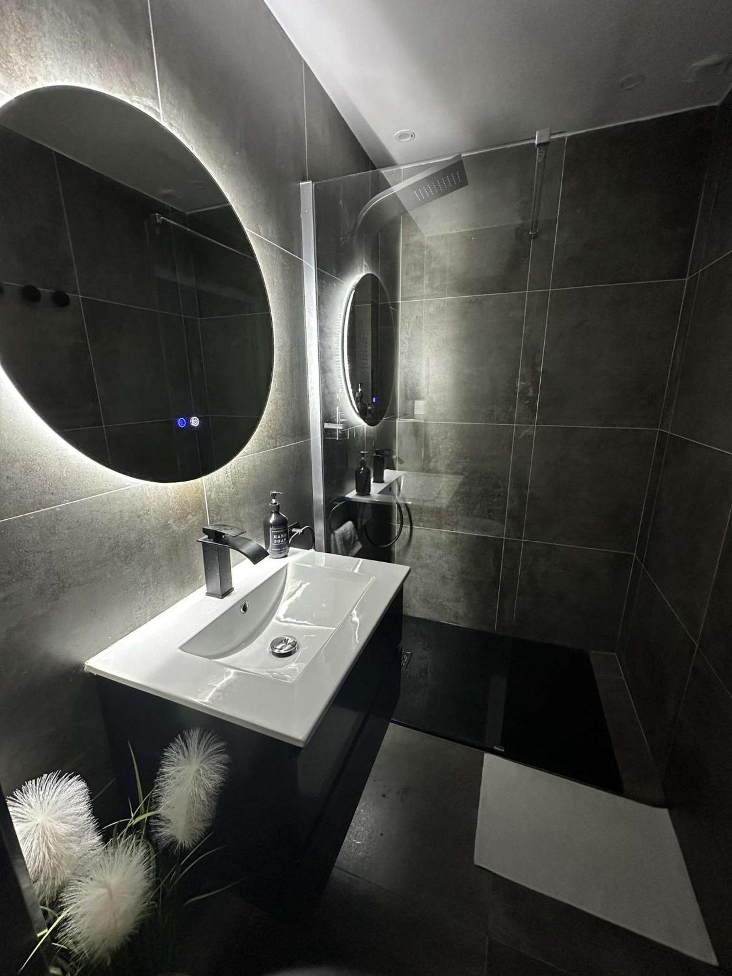 Dima Suite Jacuzzi Privatif Vedène Exteriör bild