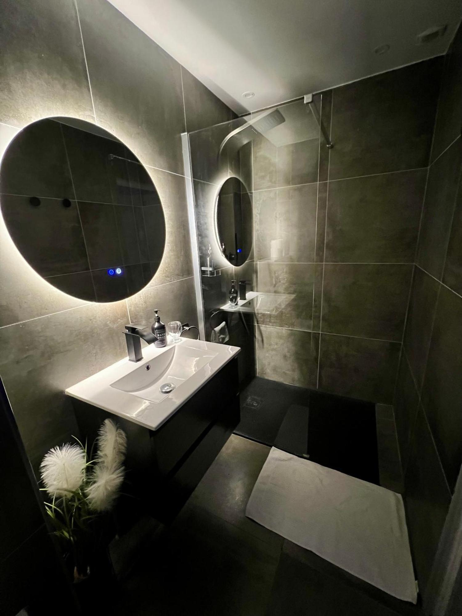 Dima Suite Jacuzzi Privatif Vedène Exteriör bild
