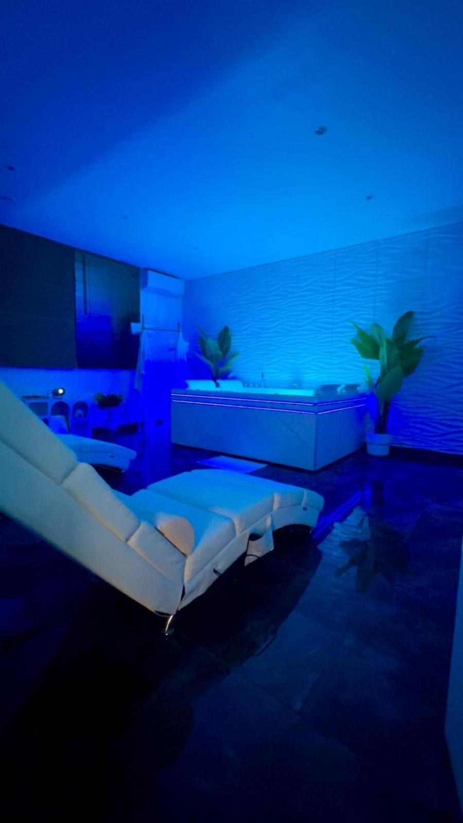 Dima Suite Jacuzzi Privatif Vedène Exteriör bild